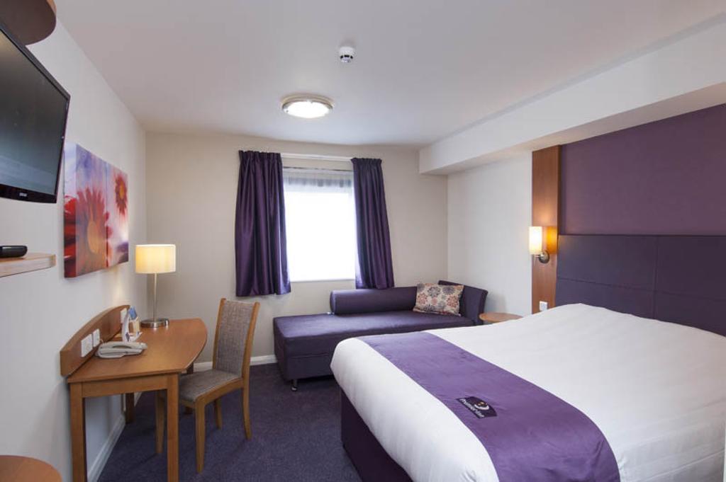 Premier Inn Glenrothes Exterior foto