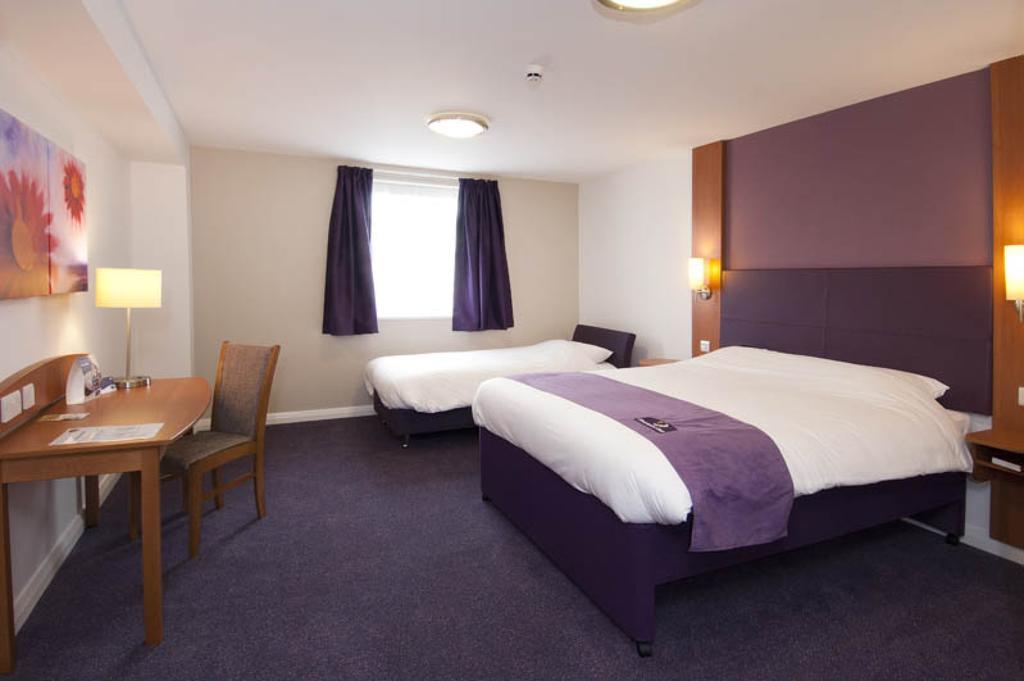 Premier Inn Glenrothes Exterior foto